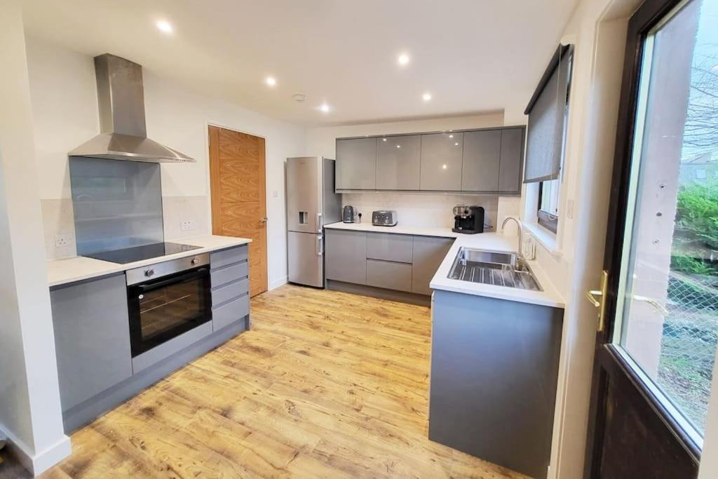 Ness Riverfront Holiday Home - City Centre Inverness Exterior foto